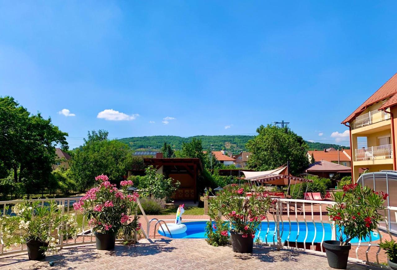 Andreaapartmanok Balatonfüred Esterno foto